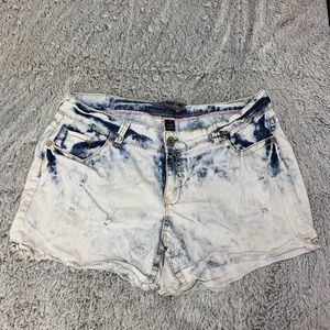 ✨3 for 20✨ Plus Size Acid Wash Shorts
